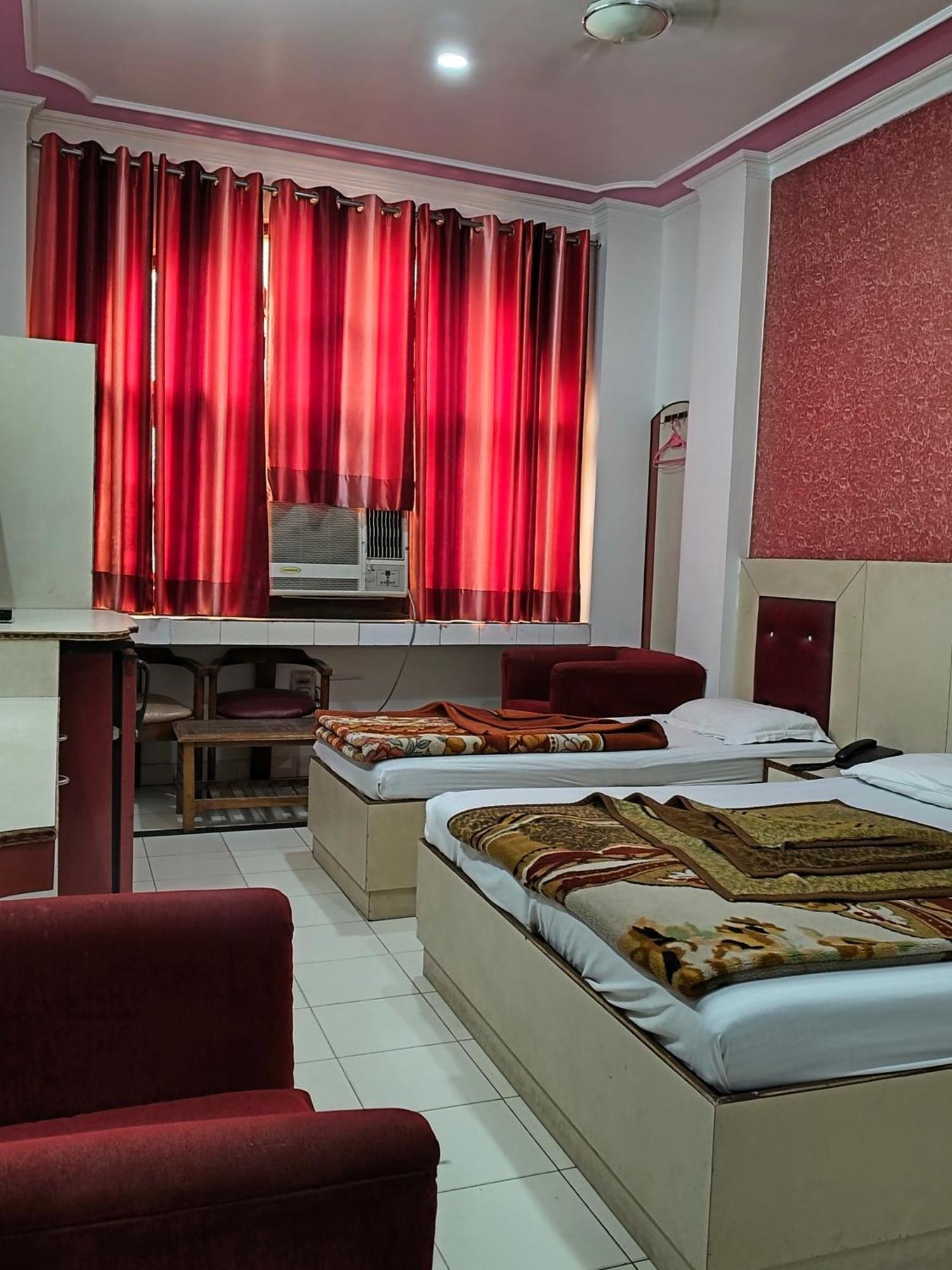Hotel Yatri International Neu-Delhi Exterior foto