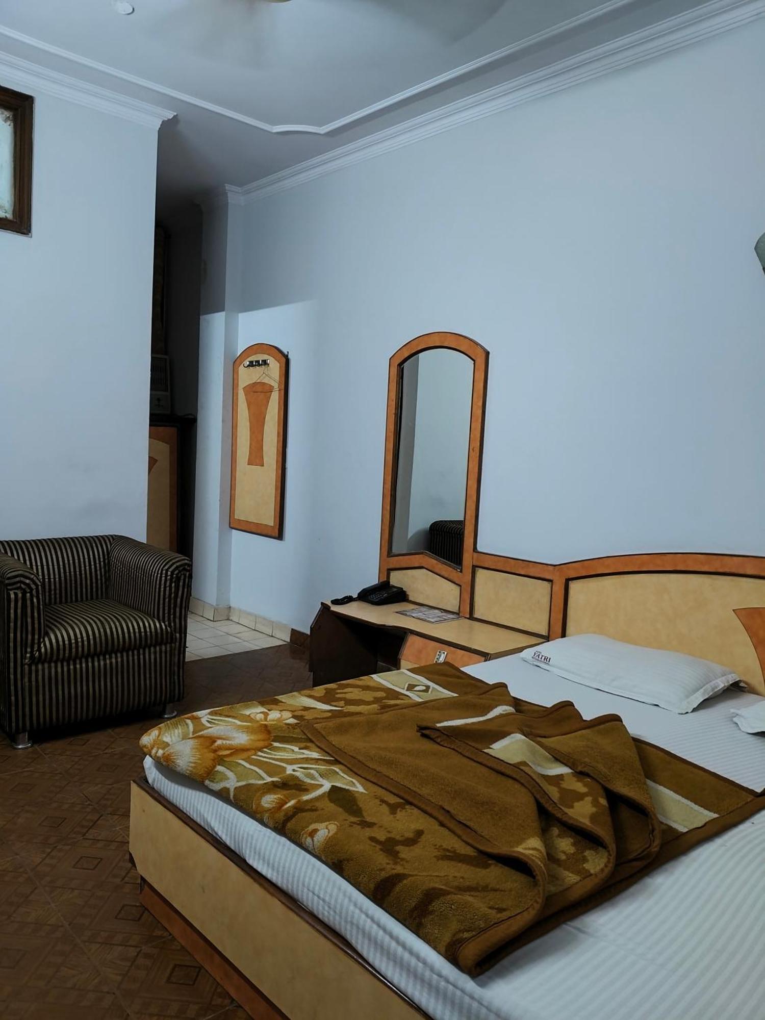 Hotel Yatri International Neu-Delhi Zimmer foto