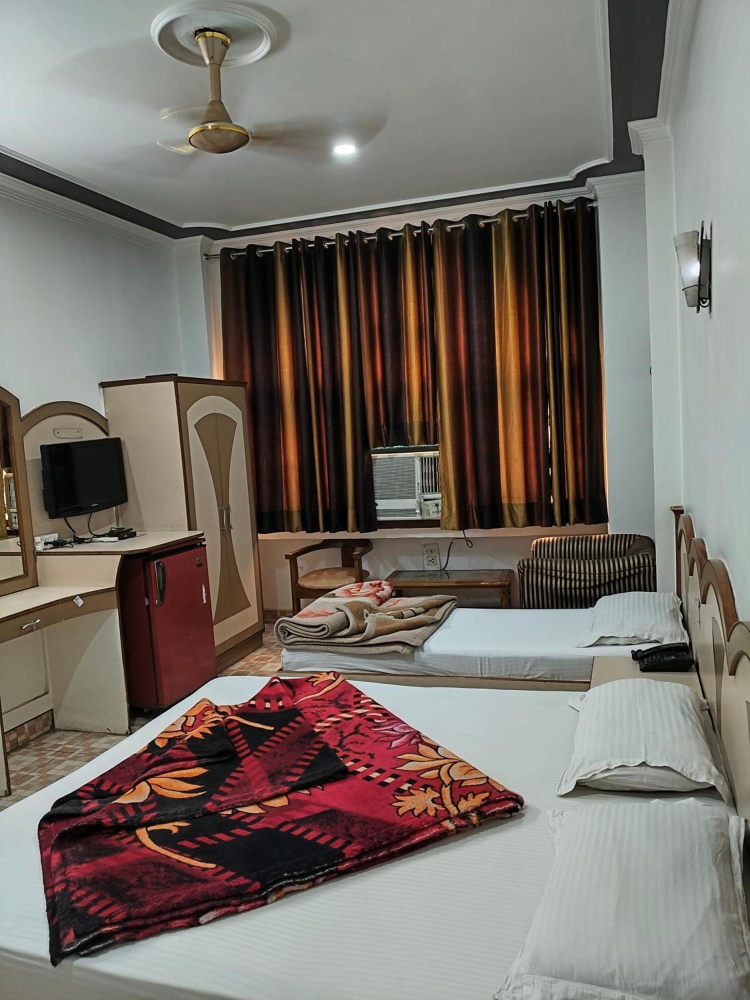 Hotel Yatri International Neu-Delhi Exterior foto