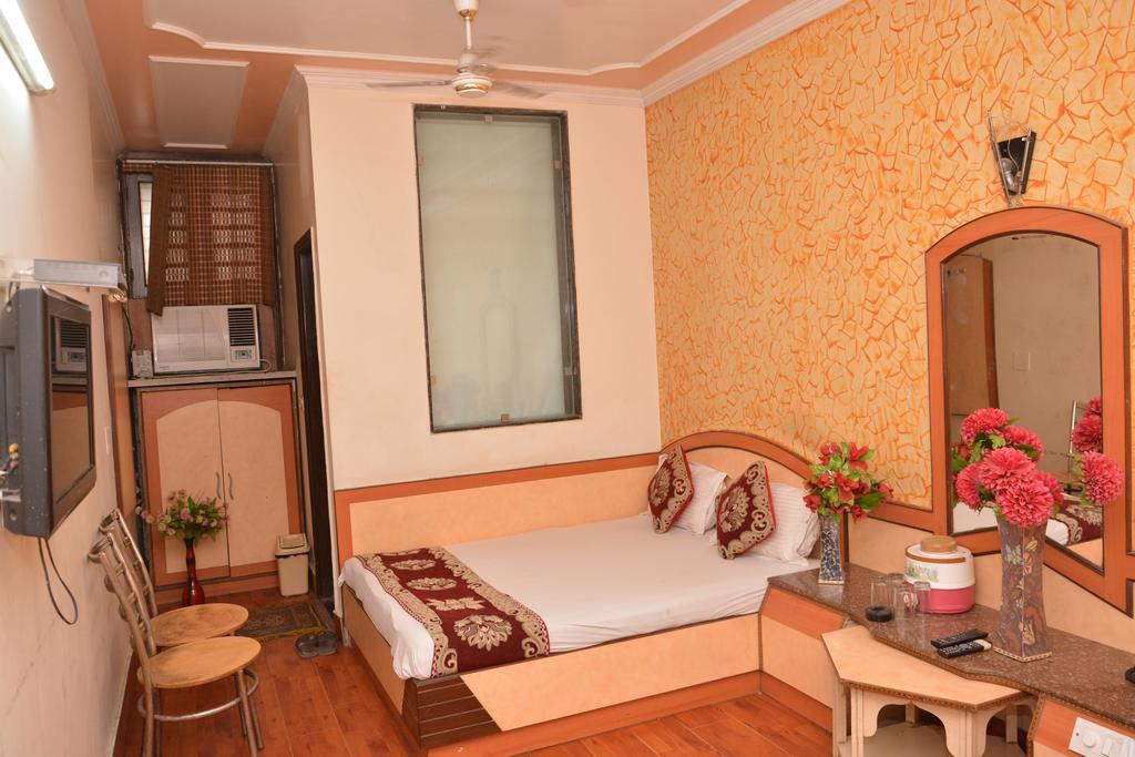 Hotel Yatri International Neu-Delhi Exterior foto