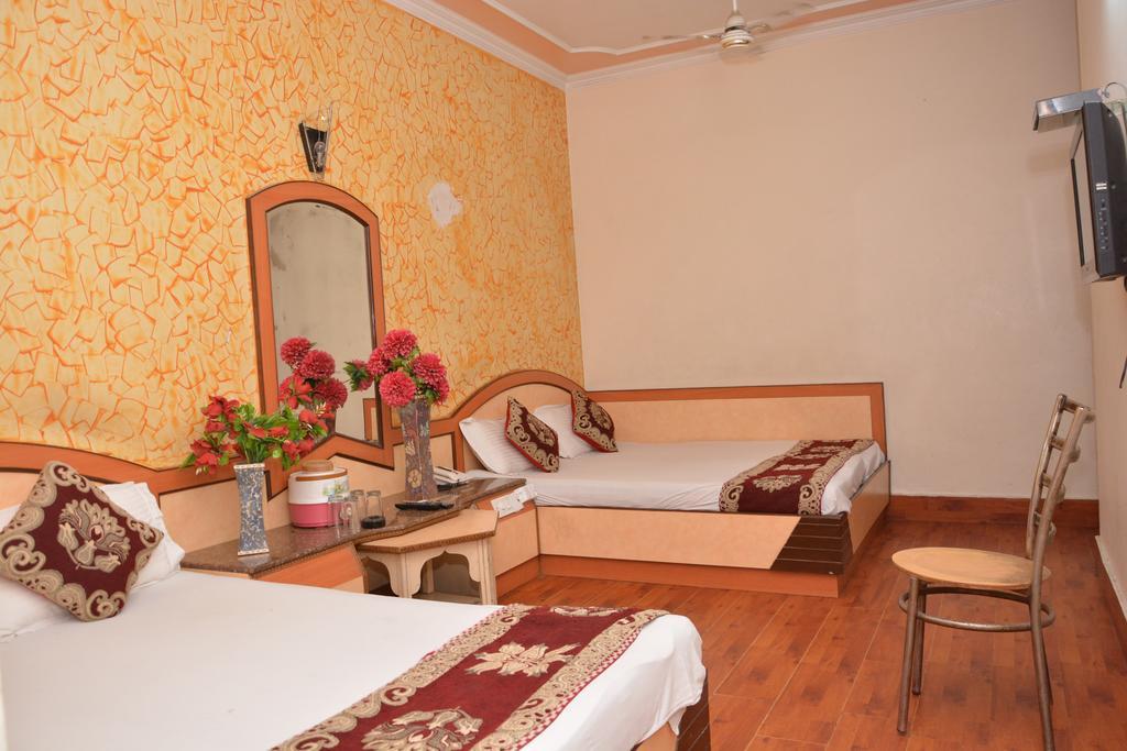 Hotel Yatri International Neu-Delhi Exterior foto