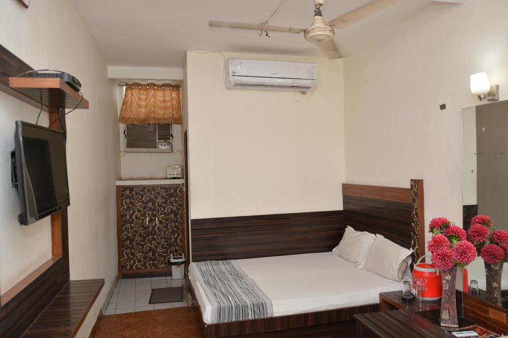 Hotel Yatri International Neu-Delhi Exterior foto