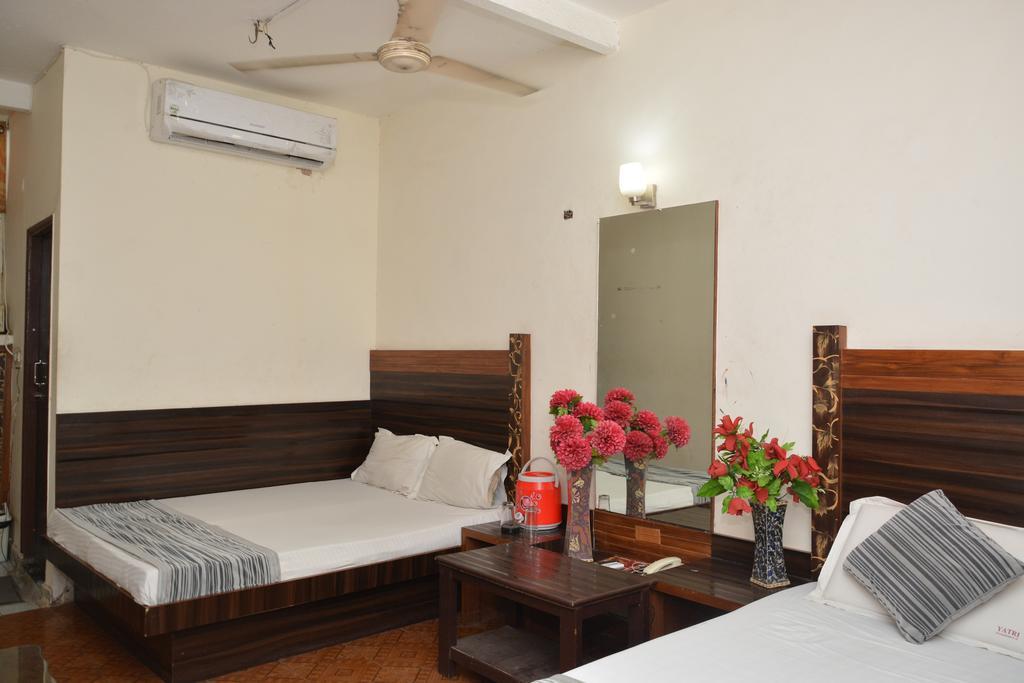 Hotel Yatri International Neu-Delhi Exterior foto